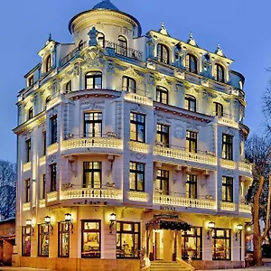 https://royal-hotel.varna-hotels.com