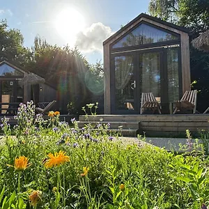 Urban Gardens منتجع