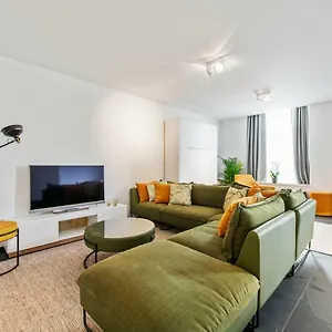 Classy In Center With Large Balcony Appartement